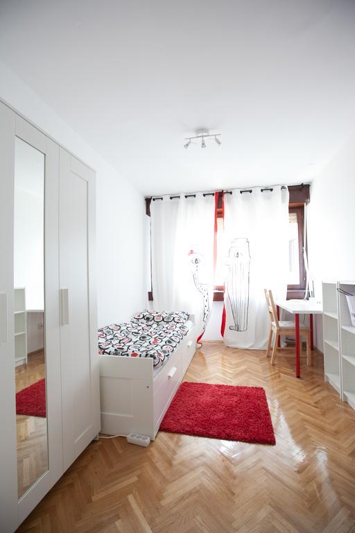 Butterfly Apartment *